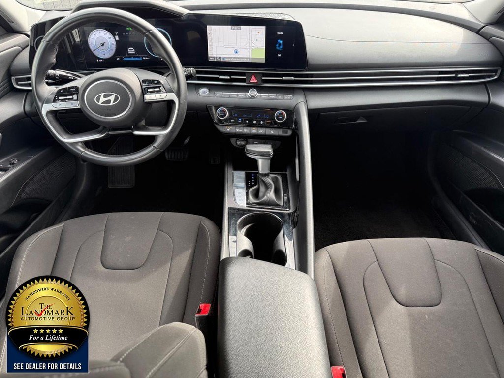 Used 2025 Hyundai Elantra SEL FWD image 17