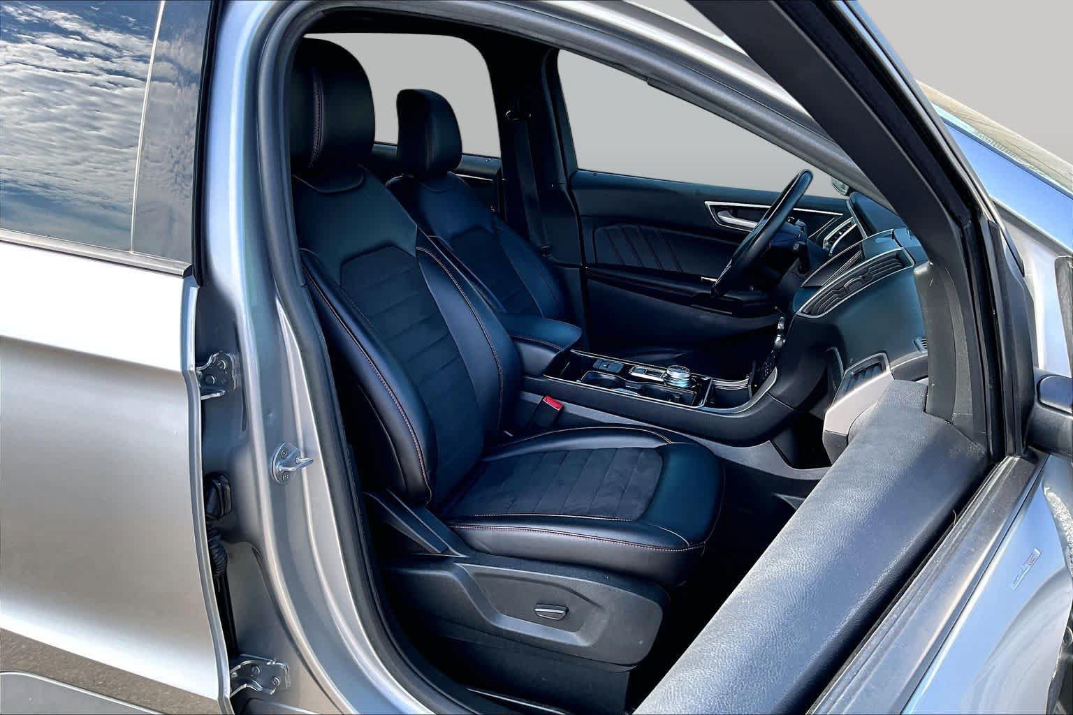 Certified 2020 Ford Edge ST-Line FWD image 9
