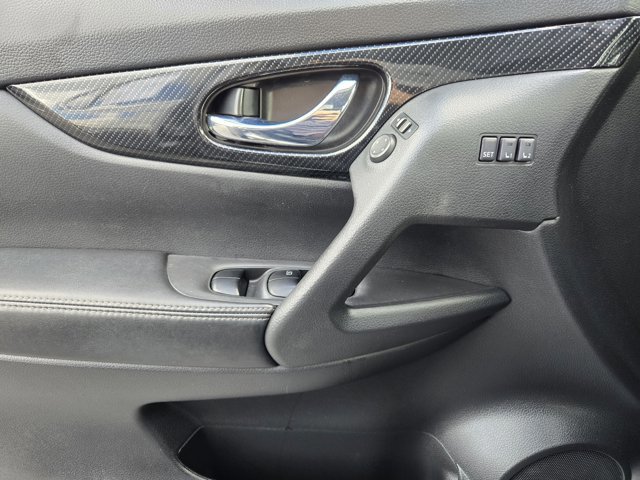 Used 2018 Nissan Rogue SL image 19