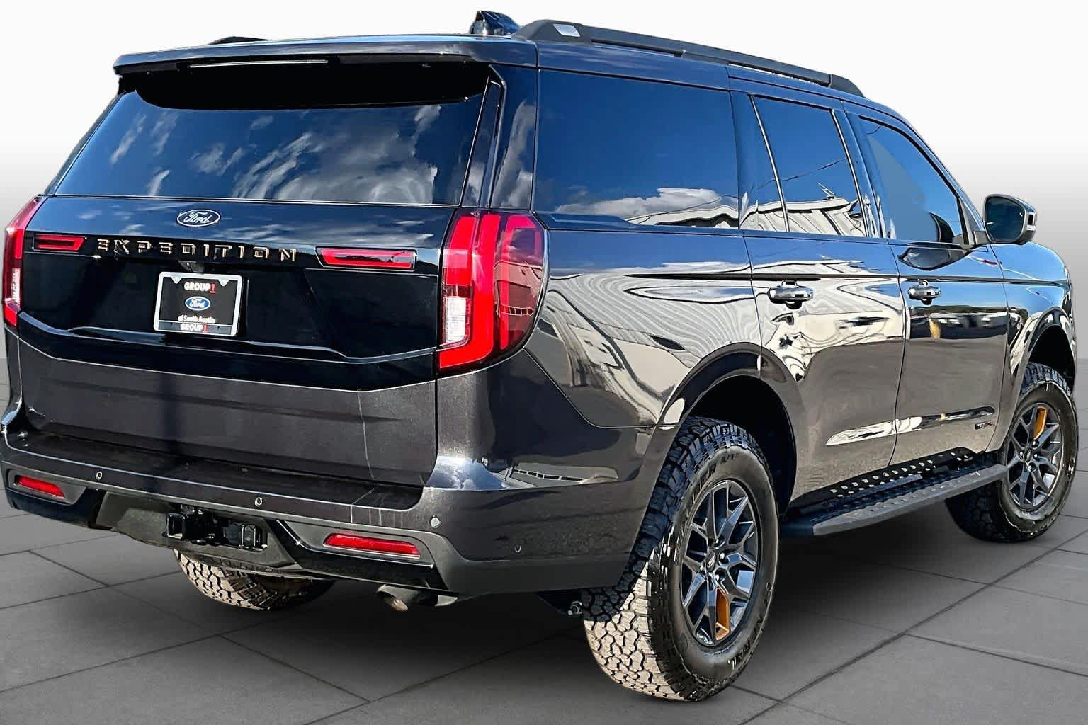 Certified 2025 Ford Expedition Tremor AWD/4WD image 7