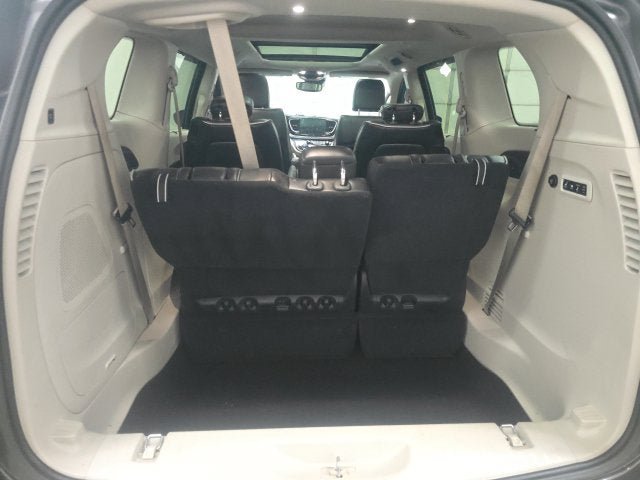 Used 2022 Chrysler Pacifica Limited FWD image 10