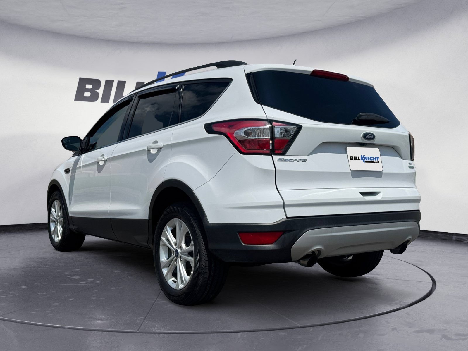 Certified 2018 Ford Escape SE FWD image 3