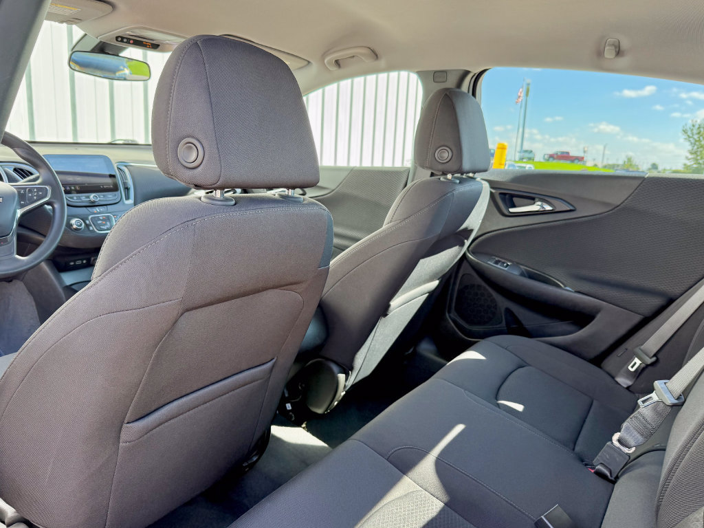 Used 2020 Chevrolet Malibu LS FWD image 13