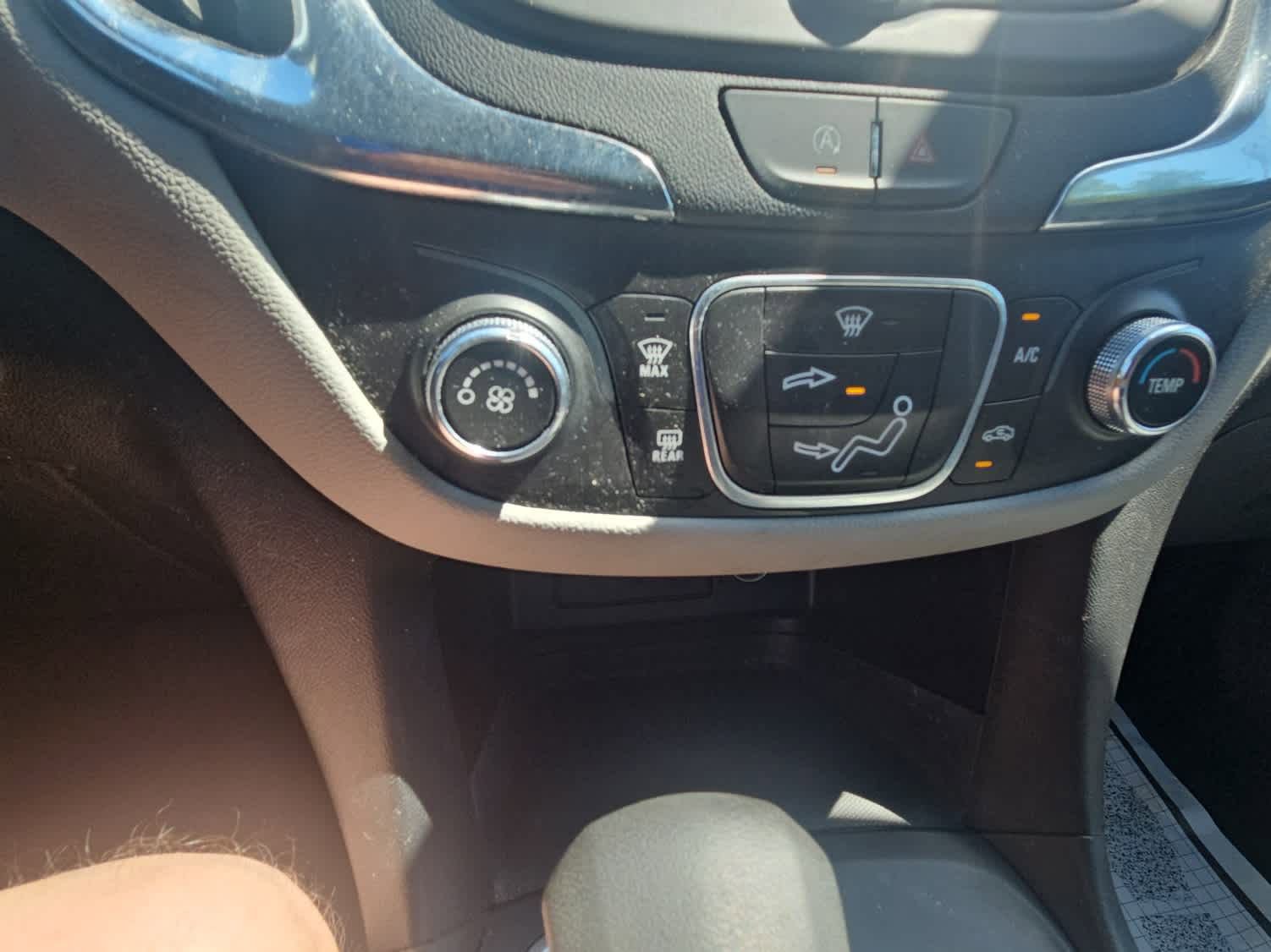 Used 2022 Chevrolet Equinox LT FWD image 17