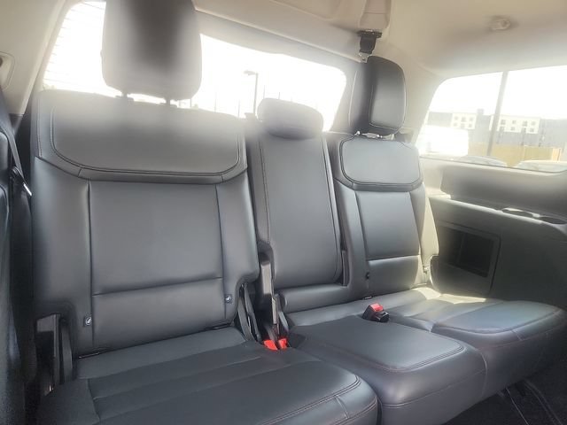 Certified 2025 Ford Expedition Active AWD/4WD image 33