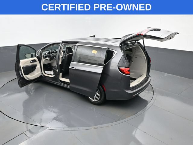 Used 2023 Chrysler Pacifica Touring-L FWD image 29