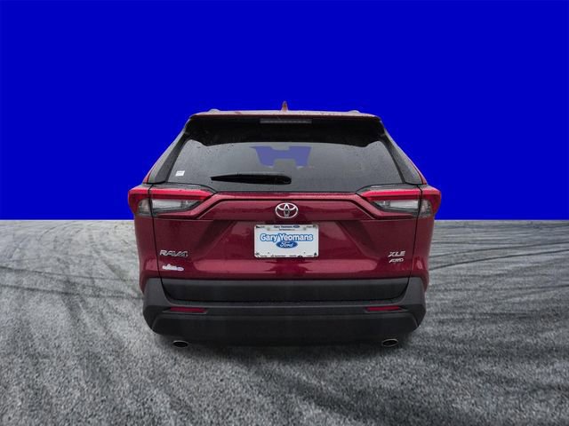 Used 2022 Toyota RAV4 XLE Premium AWD/4WD image 4