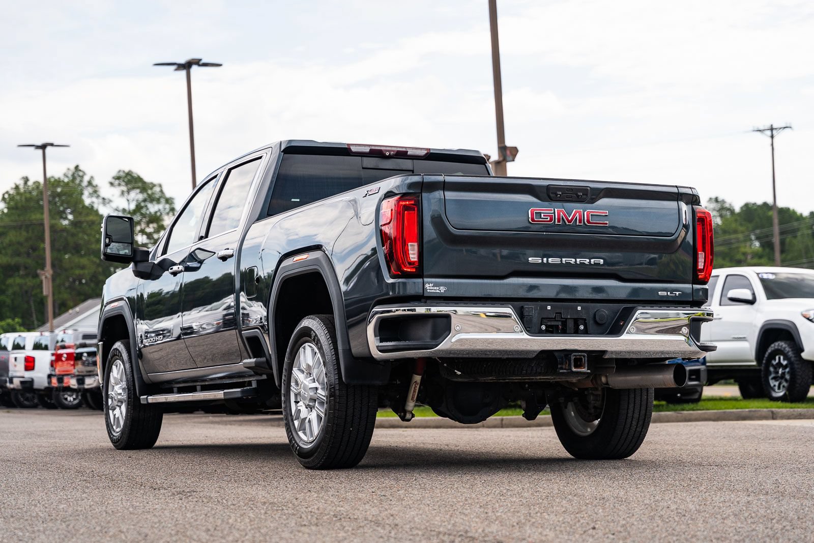 Used 2020 GMC Sierra 3500 SLT w/ SLT Premium Plus Package AWD/4WD image 5