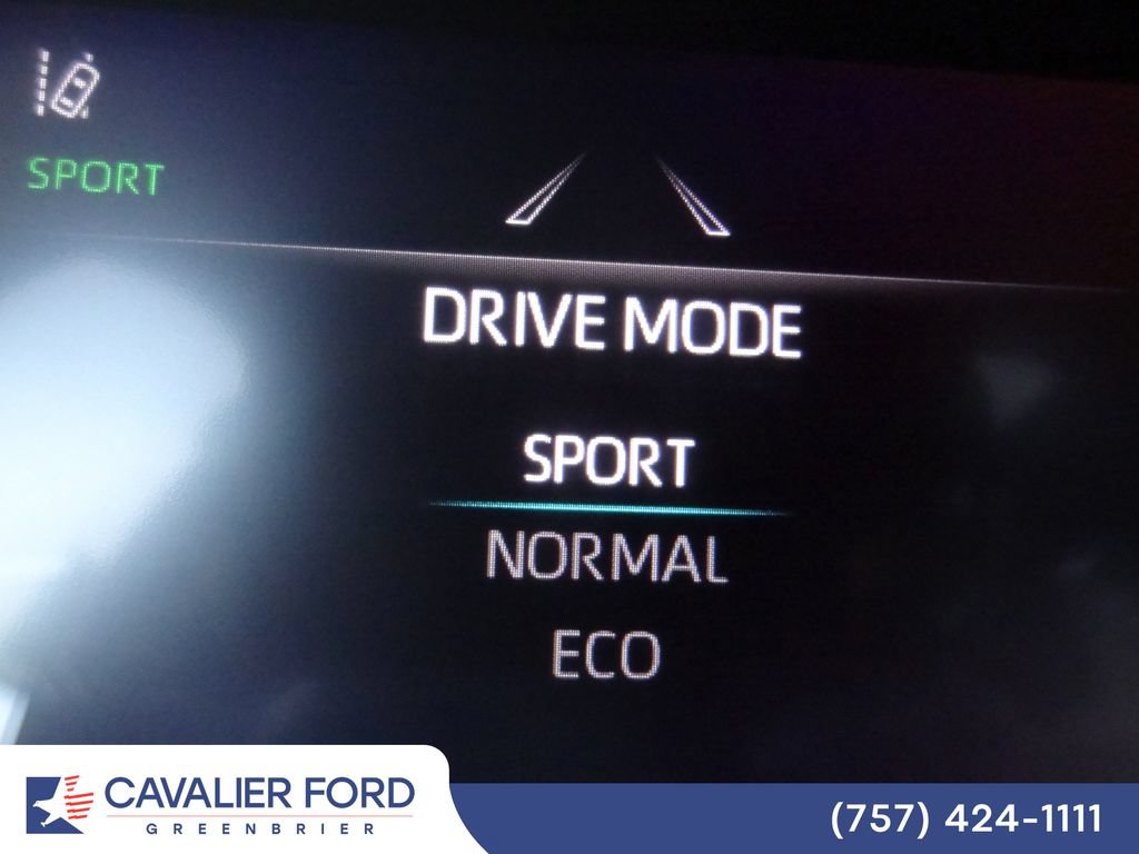 Used 2022 Toyota Highlander XLE AWD/4WD image 34
