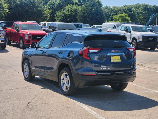 Used 2024 GMC Terrain SLE w/ Fleet Convenience Package FWD image 4