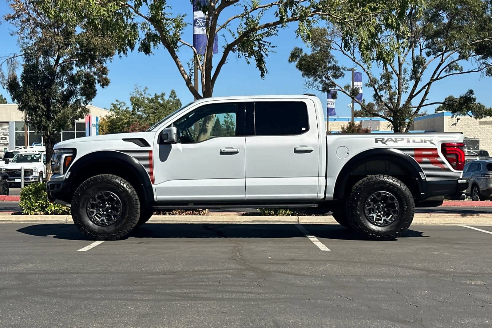 Certified 2025 Ford F150 Raptor w/ Equipment Group 803A Raptor R AWD/4WD image 6