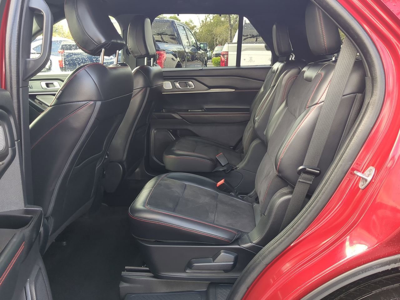 Certified 2025 Ford Explorer ST image 14