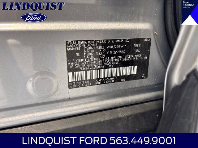Used 2020 Toyota RAV4 XLE w/ Convenience Package FWD image 17