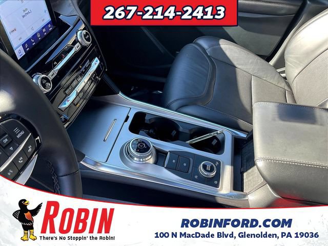 Certified 2024 Ford Explorer Platinum w/ Technology Package AWD/4WD image 18