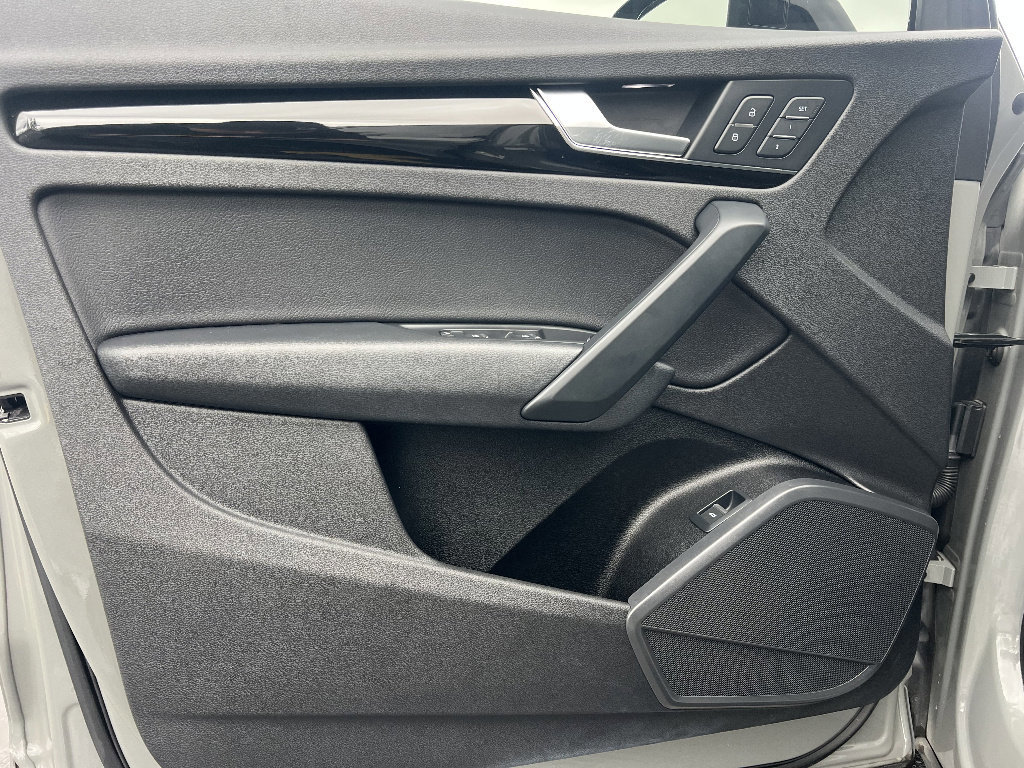 Used 2020 Audi Q5 2.0T Titanium Premium Plus image 14