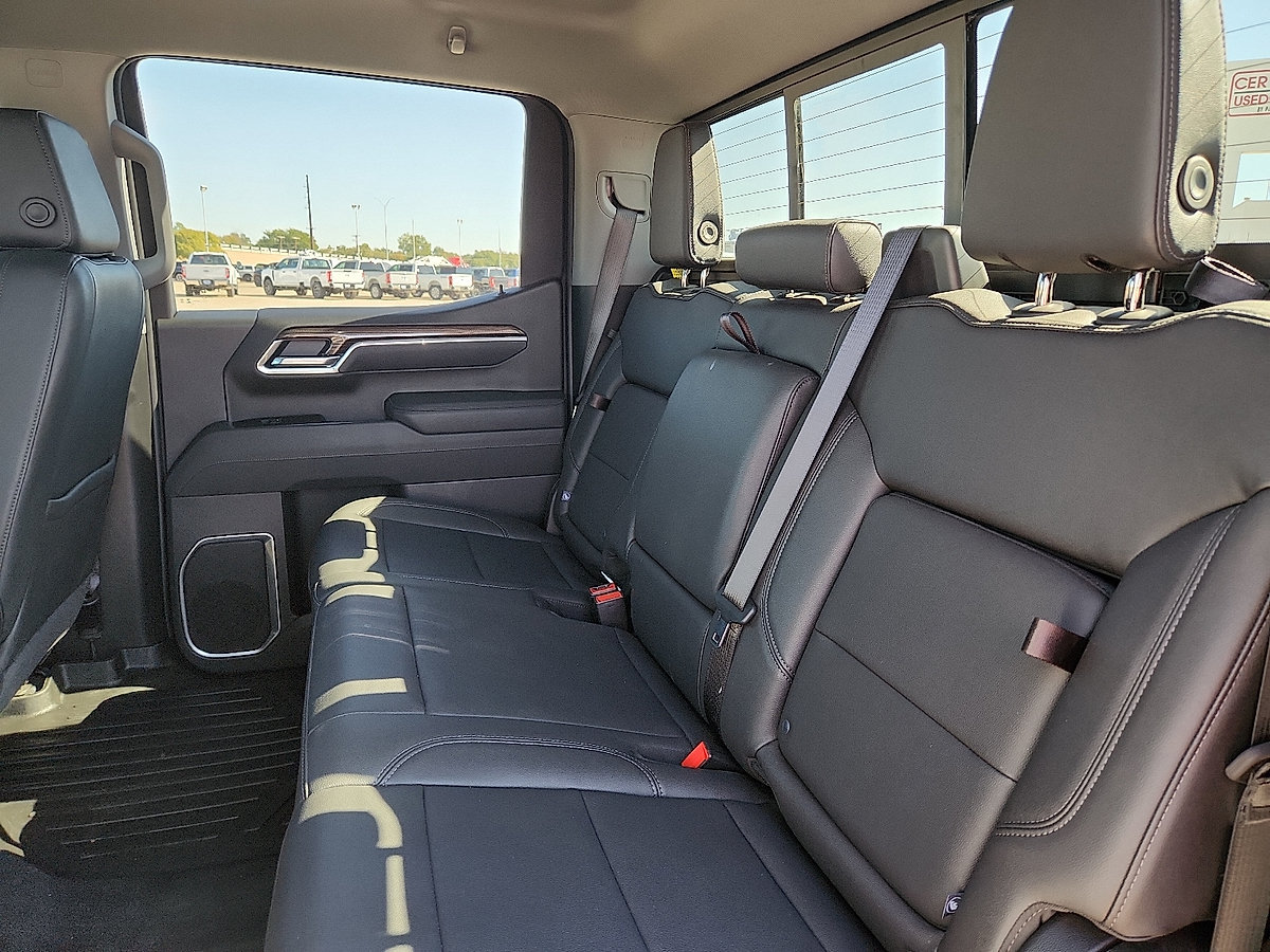 Used 2026 Chevrolet Silverado 1500 LT w/ Leather Package AWD/4WD image 15
