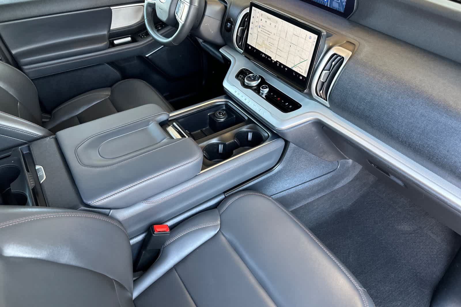 Certified 2025 Ford Expedition Active AWD/4WD image 17