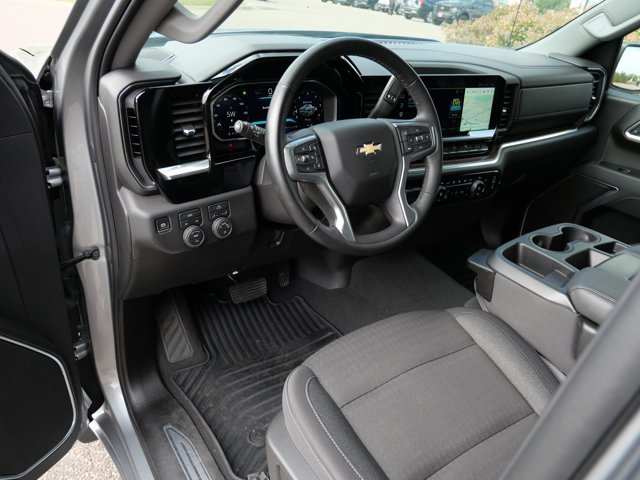 Used 2026 Chevrolet Silverado 1500 LT AWD/4WD image 13