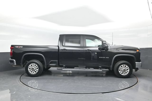 Used 2025 Chevrolet Silverado 2500 LT w/ Convenience Package AWD/4WD image 3