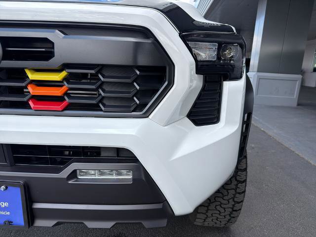 Used 2025 Toyota Tacoma TRD Off-Road image 9