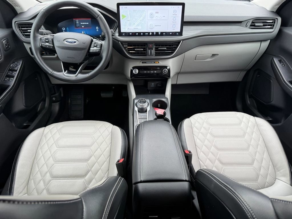 Certified 2023 Ford Escape SE w/ PHEV Premium Package image 13
