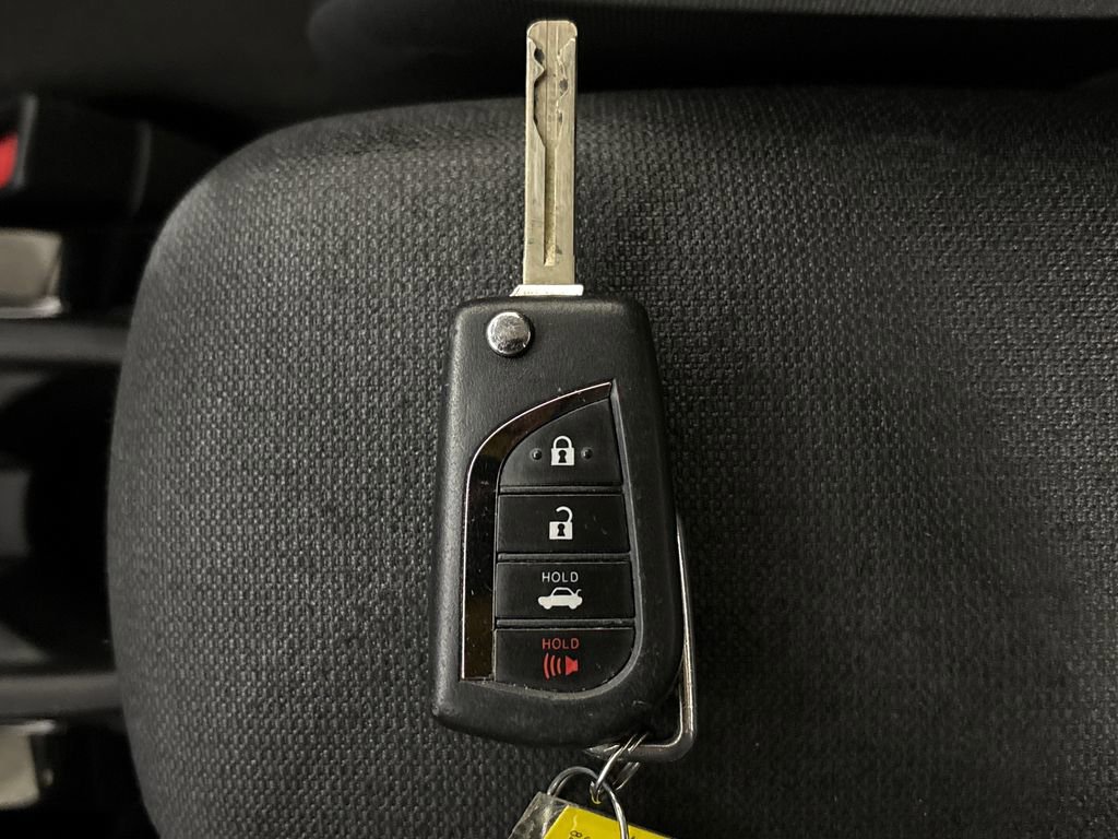 Used 2020 Toyota Corolla LE image 31