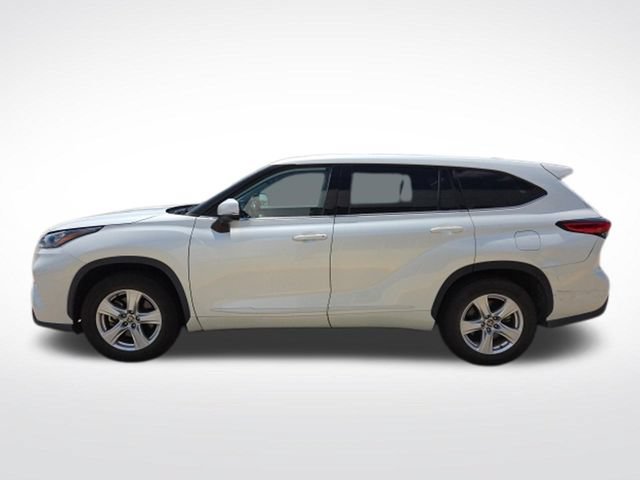 Used 2020 Toyota Highlander LE w/ Protection Package #3 FWD image 6