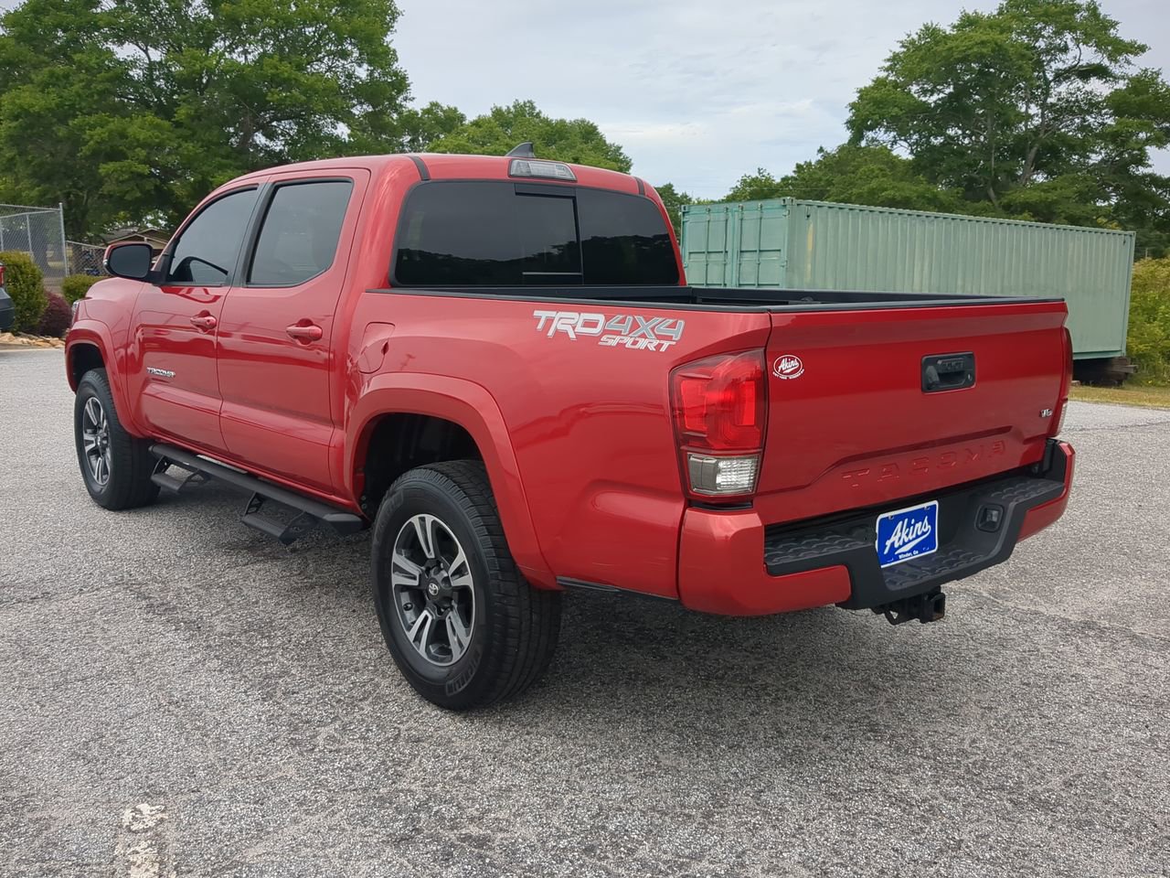 Used 2017 Toyota Tacoma TRD Sport w/ Tow Package (A/T) AWD/4WD image 5