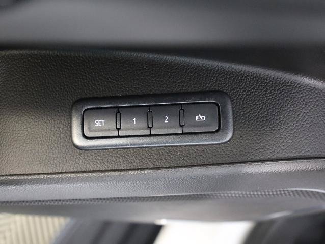 Used 2019 GMC Yukon SLT w/ Graphite Performance Edition AWD/4WD image 26