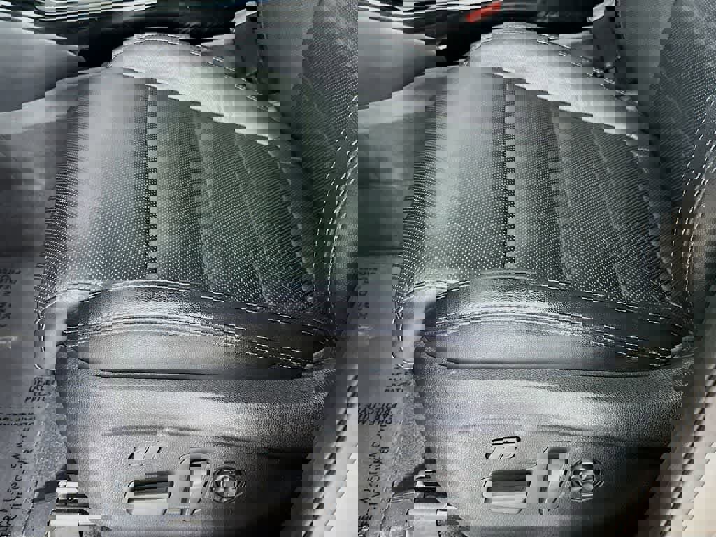 Used 2019 Kia Sorento SX image 31