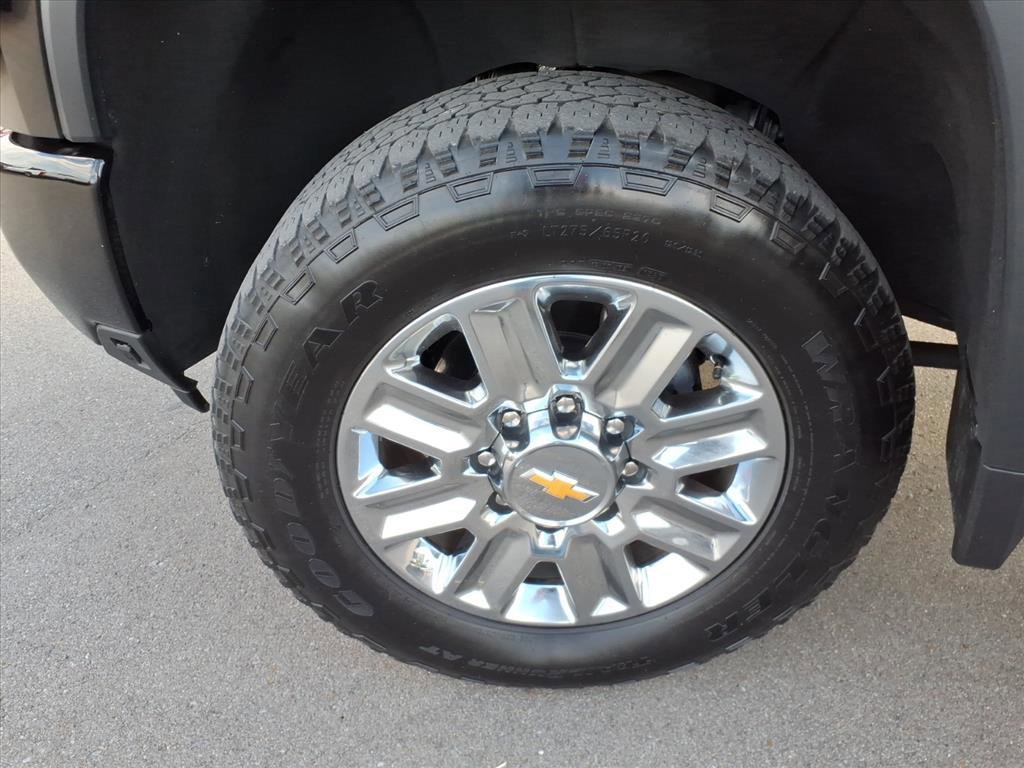 Used 2024 Chevrolet Silverado 2500 High Country w/ High Country Premium Package image 9