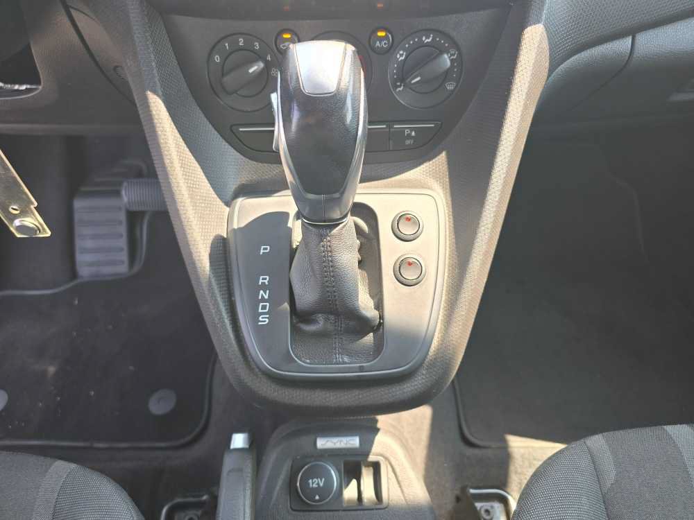 Certified 2018 Ford Transit Connect XLT FWD image 13