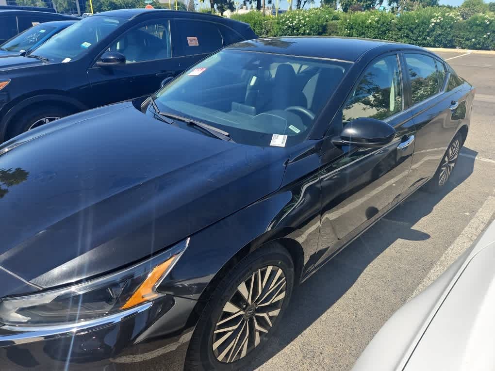 Used 2023 Nissan Altima 2.5 SV FWD image 5