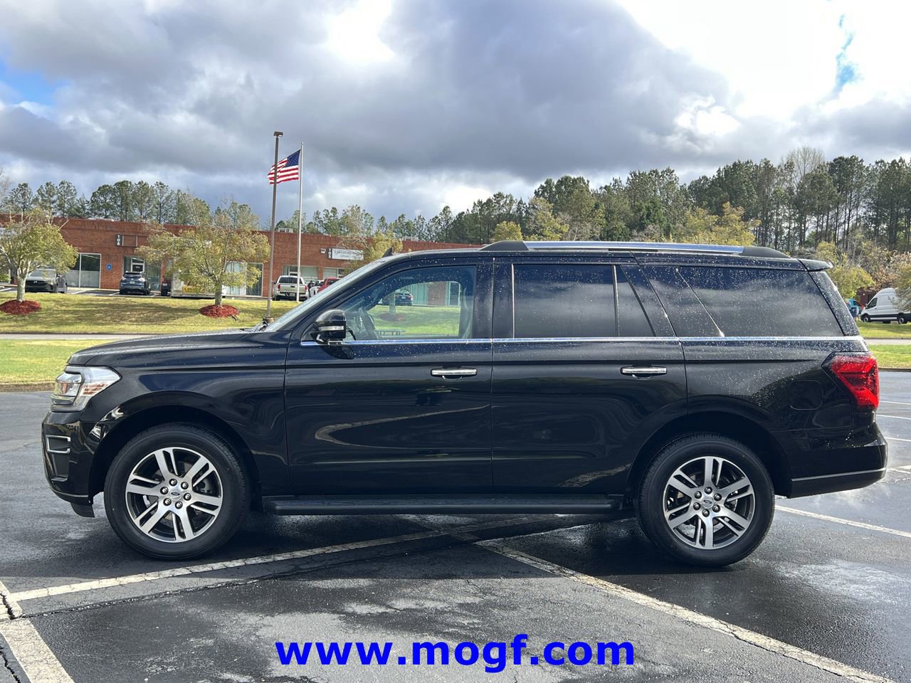 Certified 2024 Ford Expedition Limited image 6