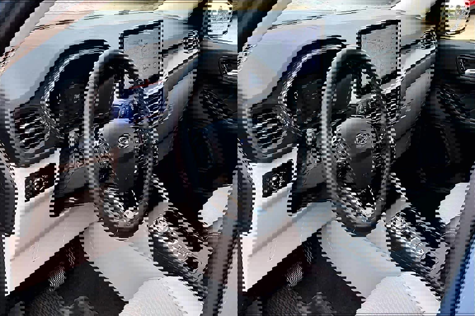 Certified 2023 Ford Escape SE image 18