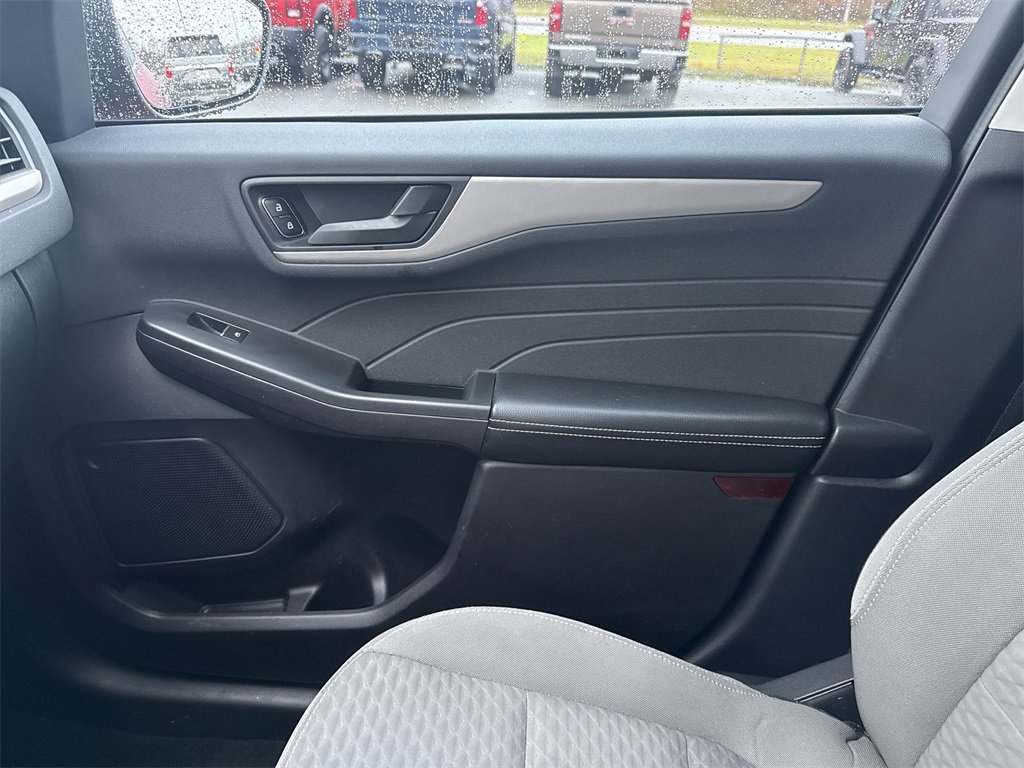 Certified 2022 Ford Escape SE w/ Cold Weather Package image 21