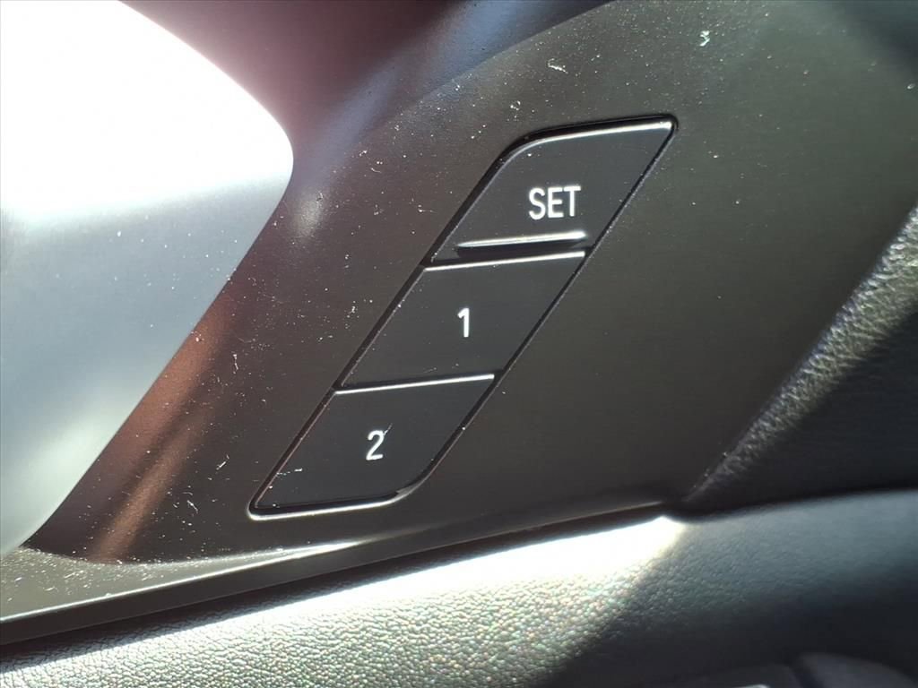 Used 2023 BMW X5 xDrive45e image 16