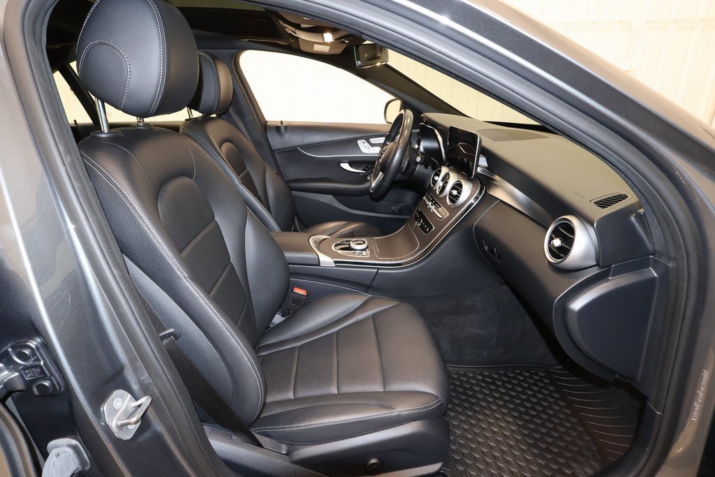 Used 2021 Mercedes-Benz C 300 4MATIC Sedan image 23