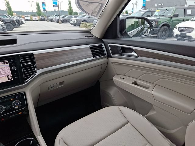 Used 2022 Volkswagen Atlas SEL AWD/4WD image 16