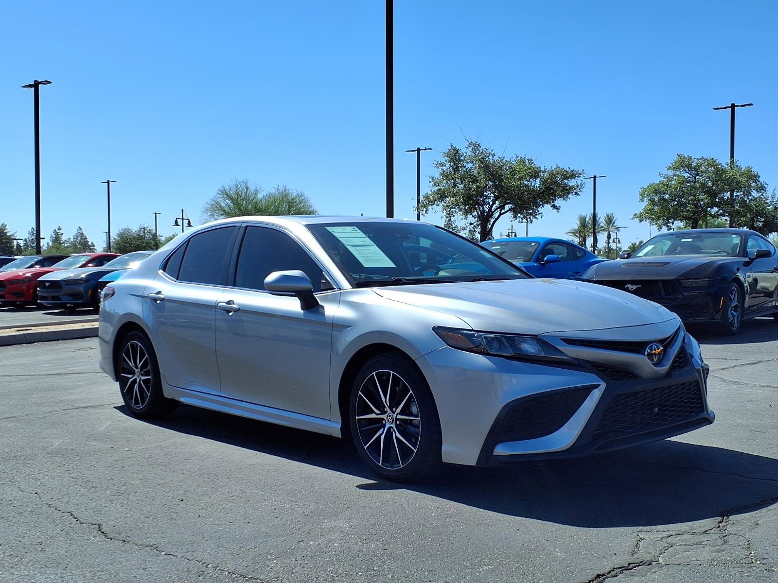 Used 2022 Toyota Camry SE w/ Convenience Package FWD image 8