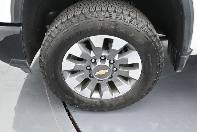Used 2025 Chevrolet Silverado 2500 Custom AWD/4WD image 9