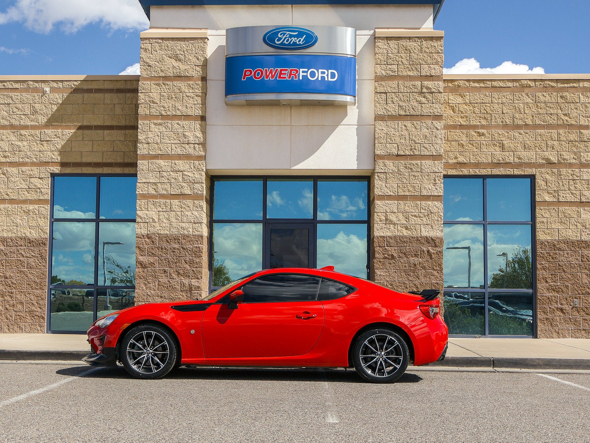 Used 2018 Toyota 86 RWD image 9