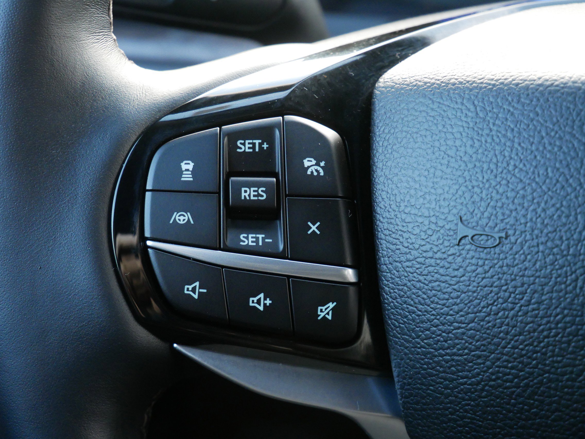 Certified 2023 Ford Explorer Platinum w/ Premium Technology Package image 20