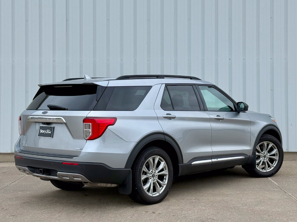 Certified 2020 Ford Explorer XLT w/ Equipment Group 202A AWD/4WD image 6