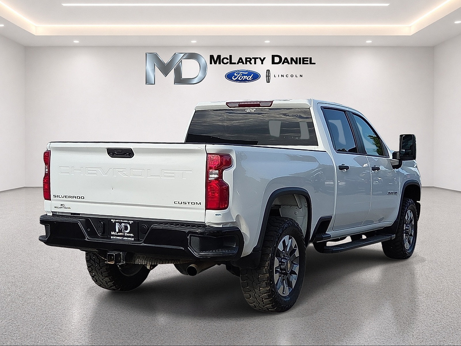 Used 2024 Chevrolet Silverado 2500 Custom w/ Custom Convenience Package AWD/4WD image 5