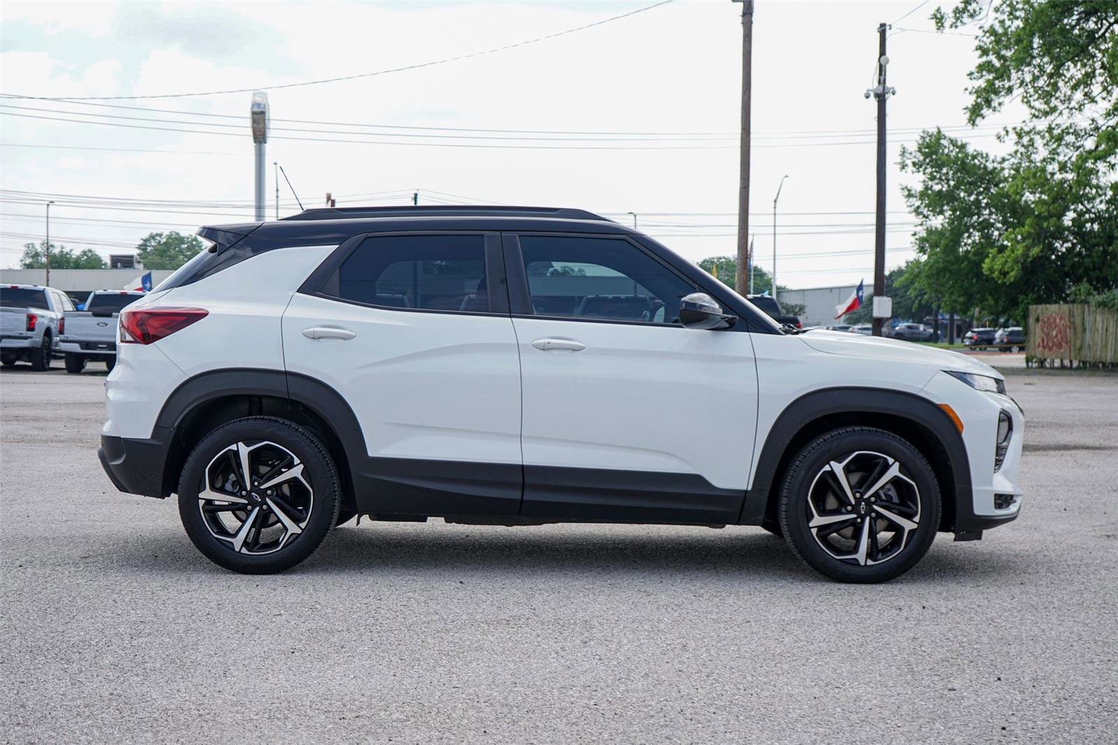 Used 2021 Chevrolet TrailBlazer RS w/ Technology Package FWD image 5