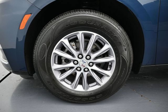 Used 2023 Buick Enclave Essence AWD/4WD image 9