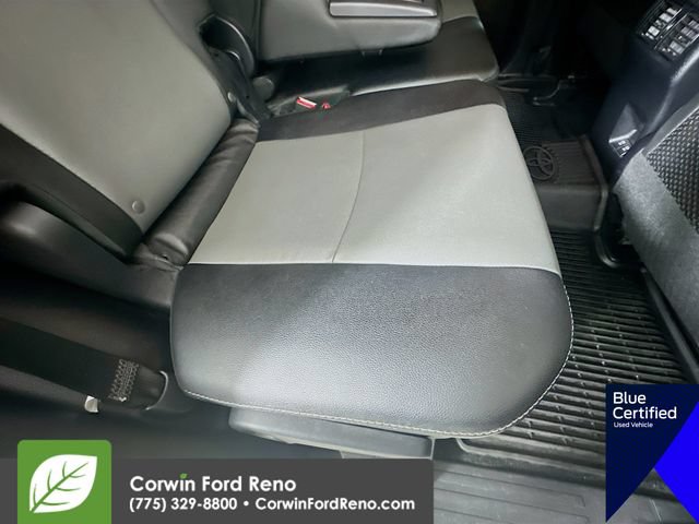 Used 2022 Toyota 4Runner SR5 Premium w/ Moonroof Package AWD/4WD image 33