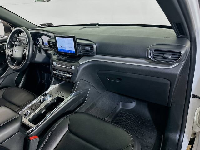 Certified 2020 Ford Explorer XLT w/ Equipment Group 202A image 11