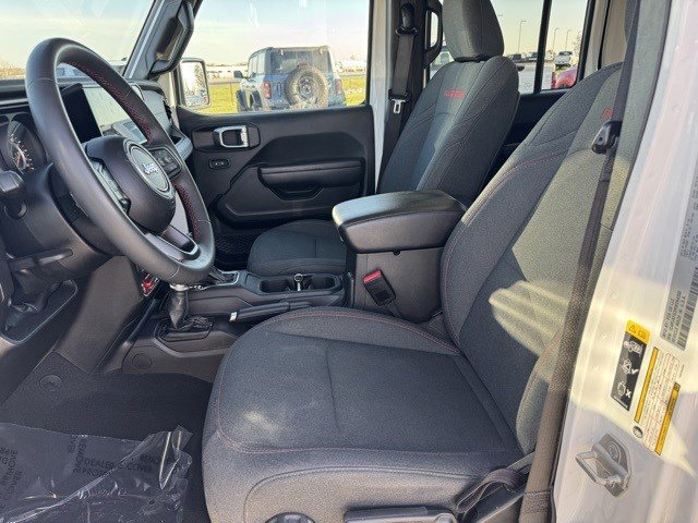 Used 2024 Jeep Wrangler Rubicon image 13